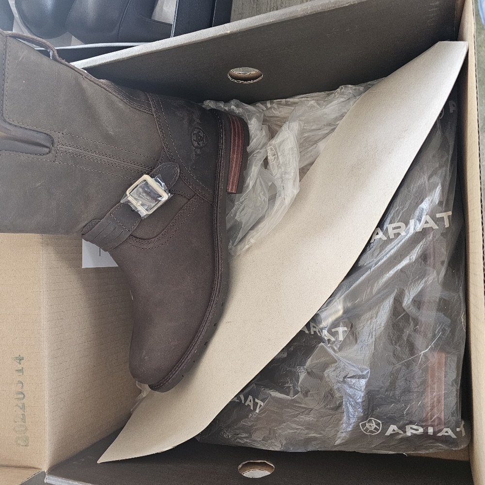 Ariat